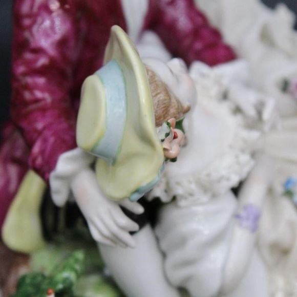 Dresden lace porcelain ANTIQUE East German statue - Picture 4 of 10